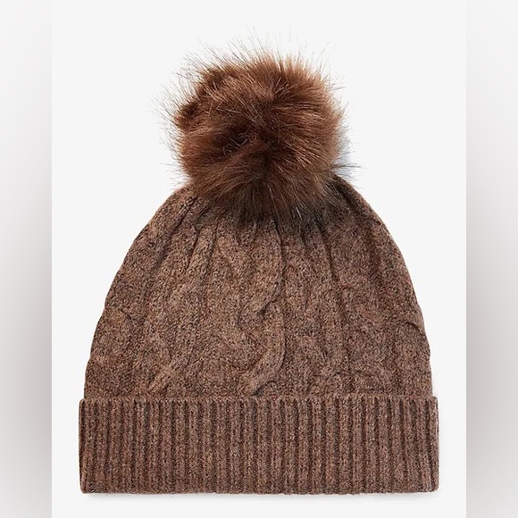 NWT Express Cable‎ Knit Pom Beanie